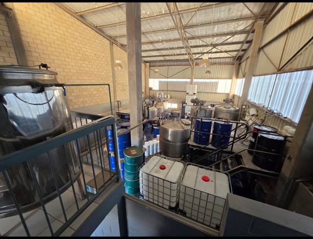 265M² WAREHOUSE TO LET IN STORMILL